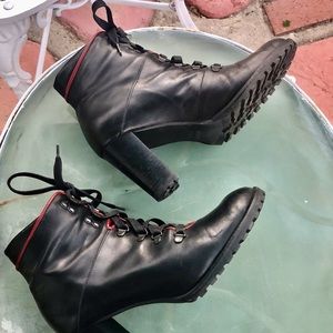 Vintage Coach. Great Condition